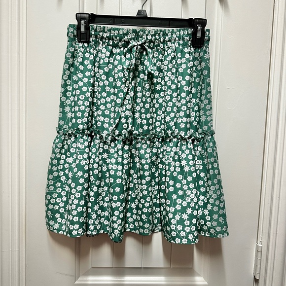 Source Unknown Dresses & Skirts - Source Unknown Green Floral A-Line Skirt